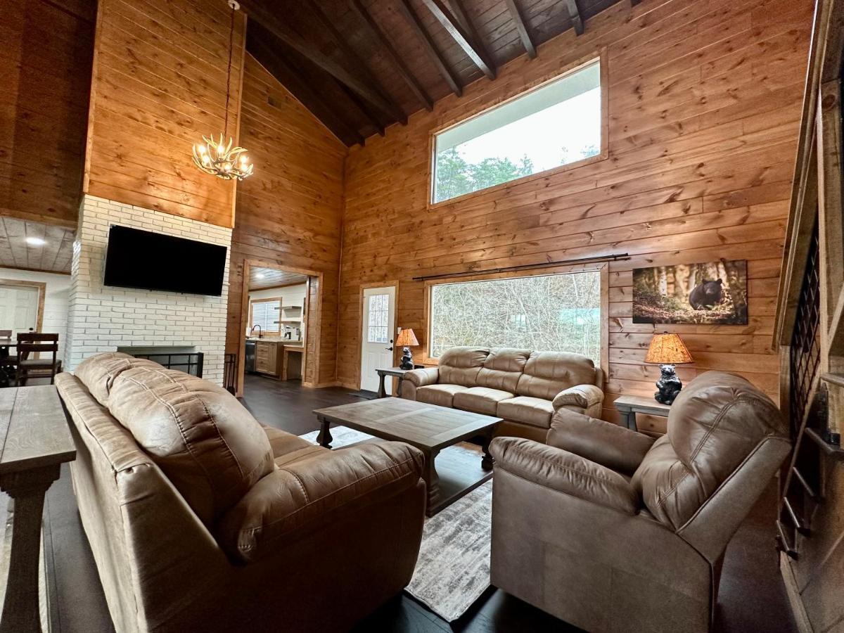 Creekfront Lodge: Brand New! ピジョンフォージ エクステリア 写真